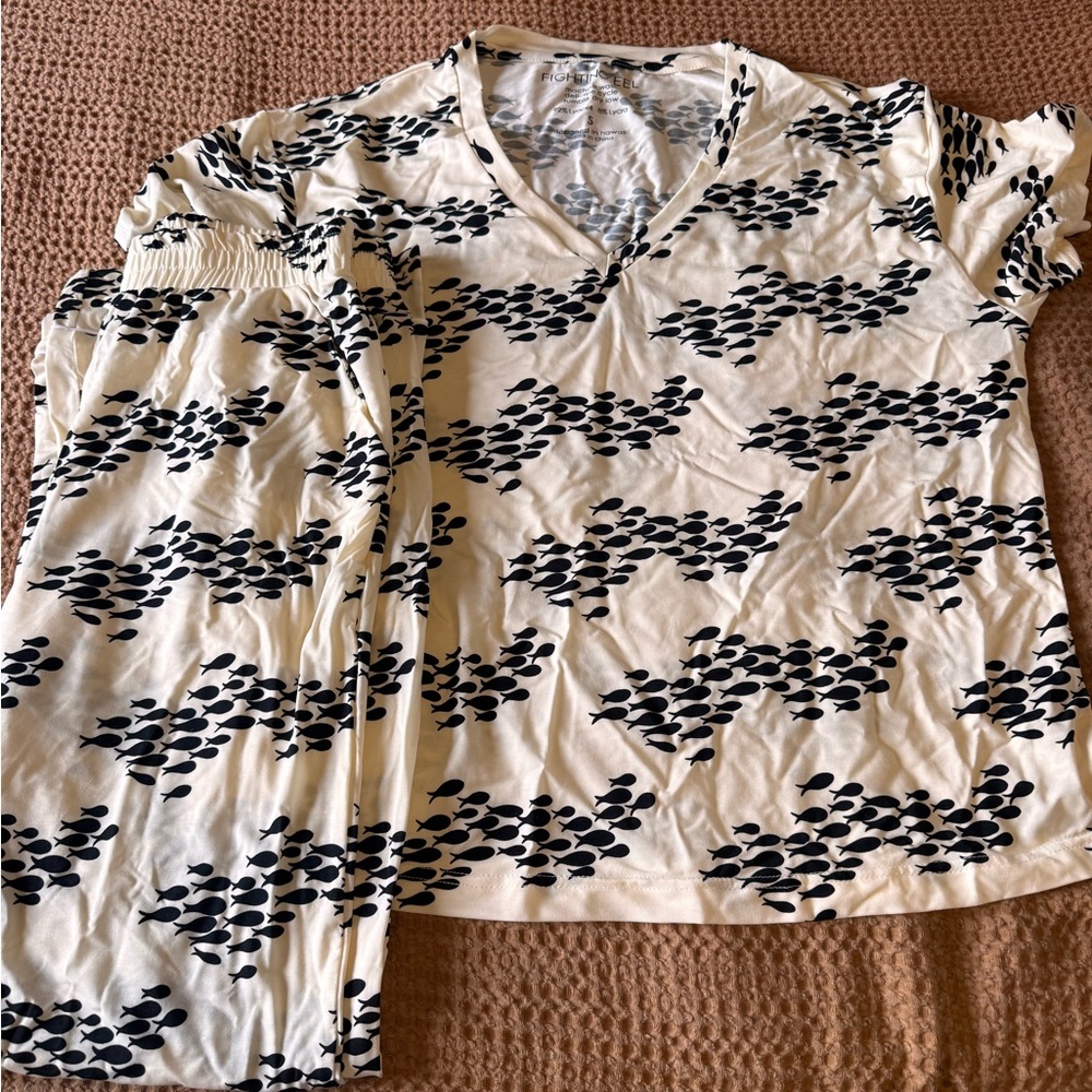 Fighting Eel Black and White Pajama Set